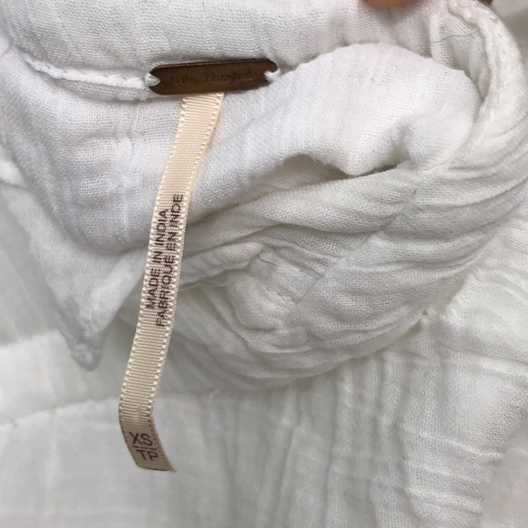 Ruffled white backless dress - Picture 5 of 5